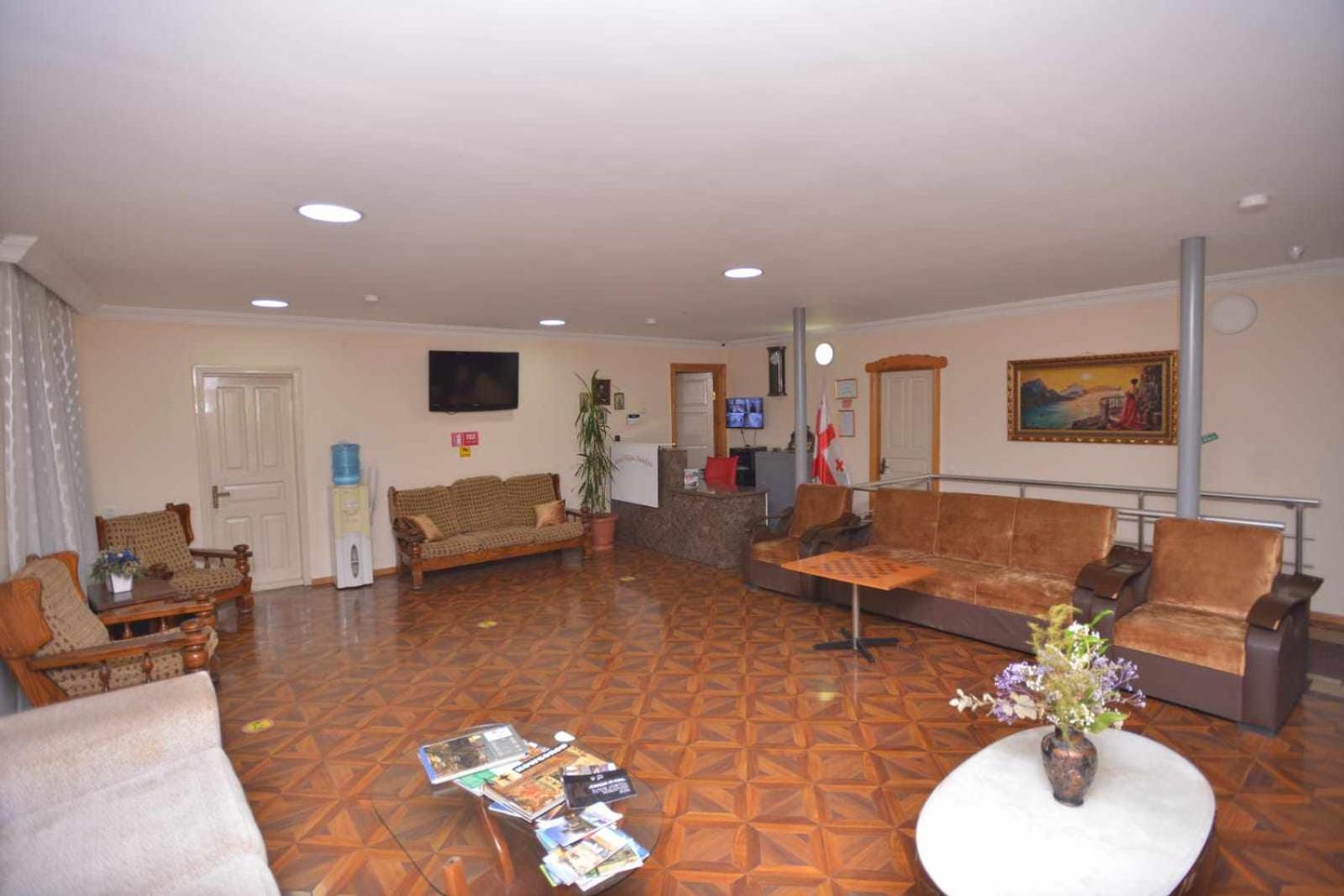 Hotel Nikea Paradiso Кутаиси Экстерьер фото