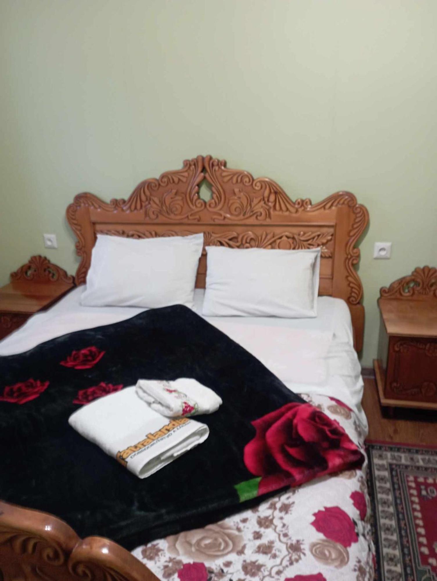Hotel Nikea Paradiso Кутаиси Экстерьер фото